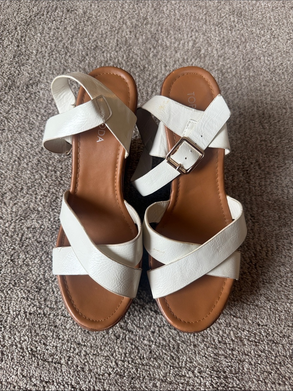 TOP Moda White Crisscross Buckle Sandals
